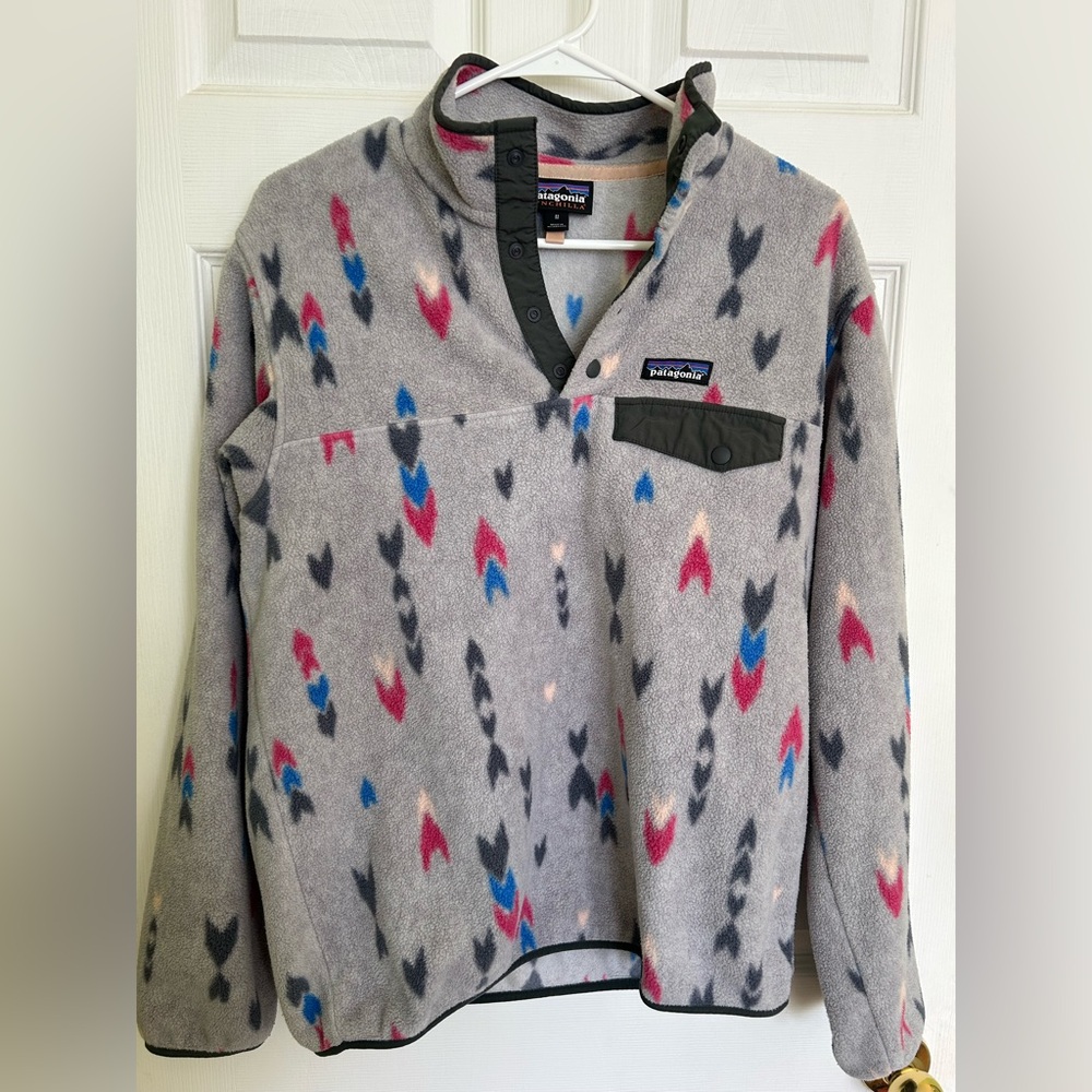 Patagonia Gray Fleece Pullover with Multicolor Pattern